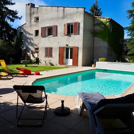En Provence-luberon - Piscine Et Calme Hébergement de vacances